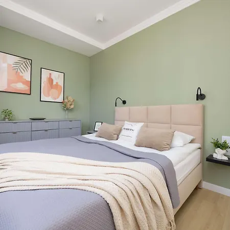 Luxury In With 2 Bedrooms And Parking By Renters Prestige *