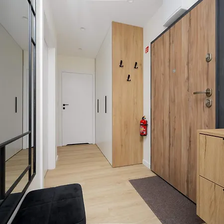 Apartment Luxury In With 2 Bedrooms And Parking By Renters Prestige *